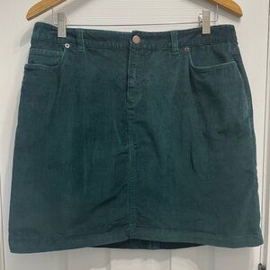 L.L. Bean Skirt Women’s Favourite Fit Green Corduroy Pockets High Waist Sz 14